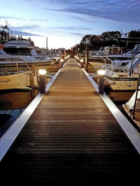N Pontoon